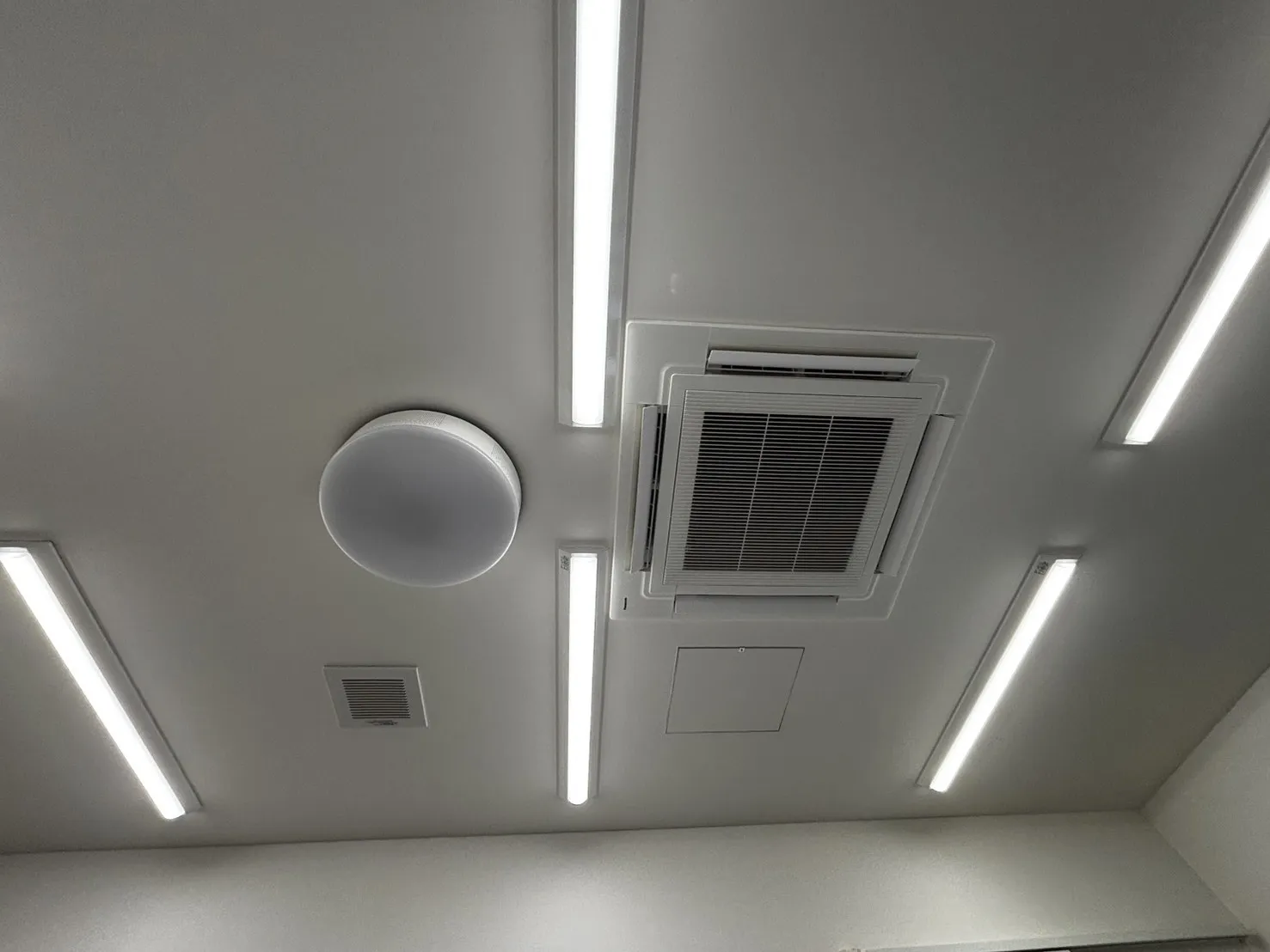 エアコン取付け